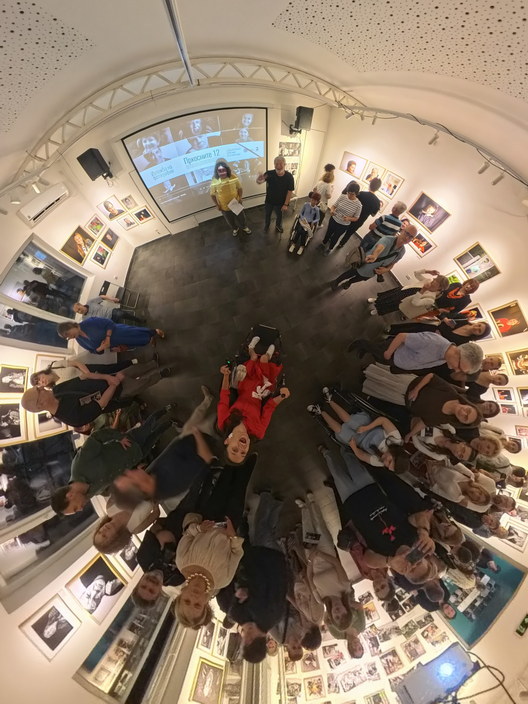 „Пркосните 12“ - изложба што сведочи за моќта на инклузијата, фотографијата и заедништвото